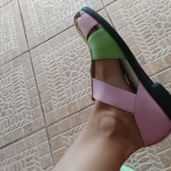 Cutest Sz 8 Vintage Pastel Tacky Sandels - Picture 3 of 7